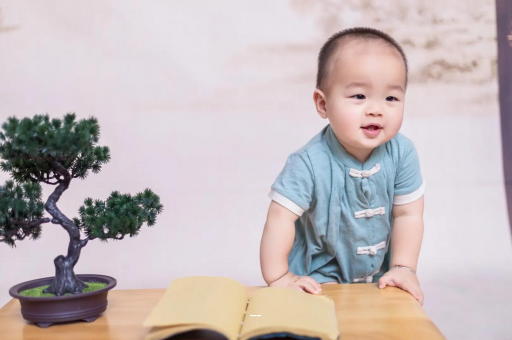 丹阳宝宝爱吐奶是什么原因
